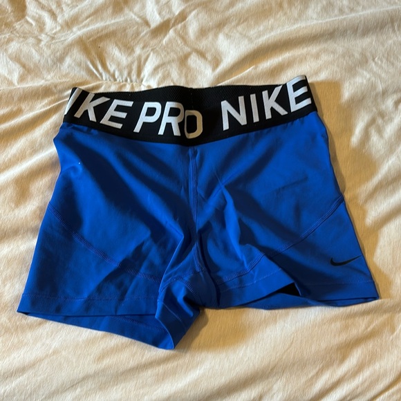 Women’s Nike Pro spandex short size M - Picture 1 of 1